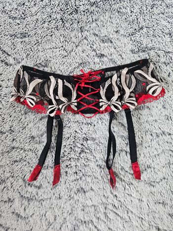 Porte jarretelle noir/rouge XS