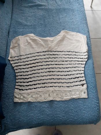 T shirt  crème er marine 40🔴