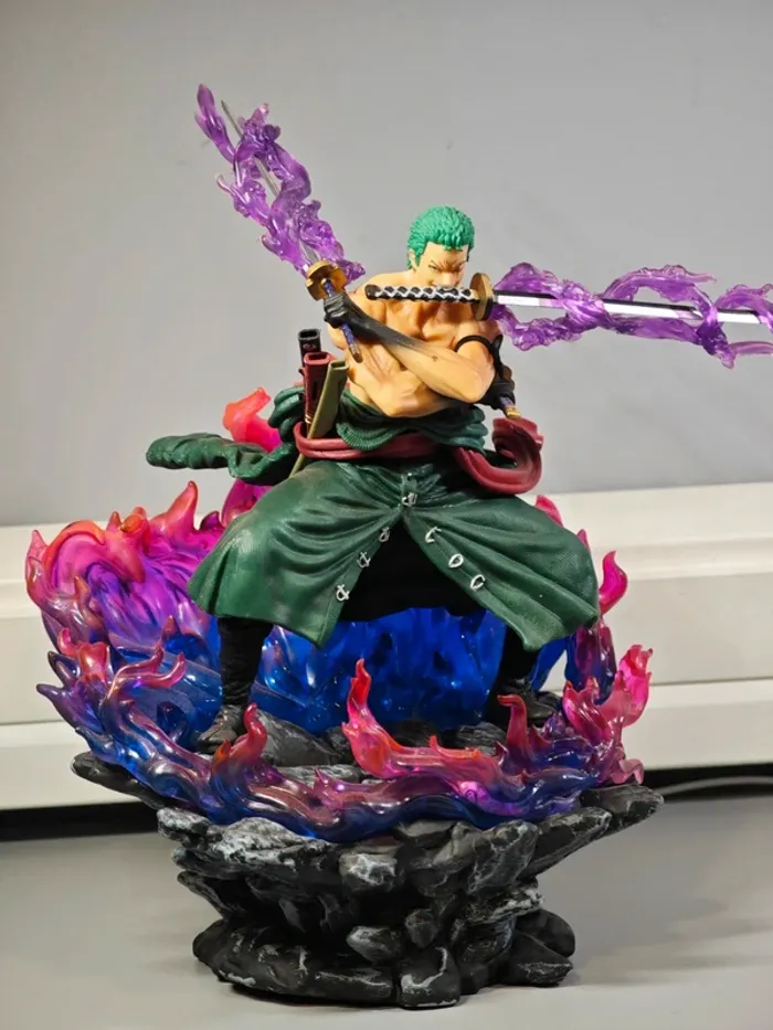 Figurine One Piece : Zorro 28cm neuve sans boîte - photo numéro 2
