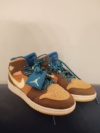 Air Jordan Mid 1 SE