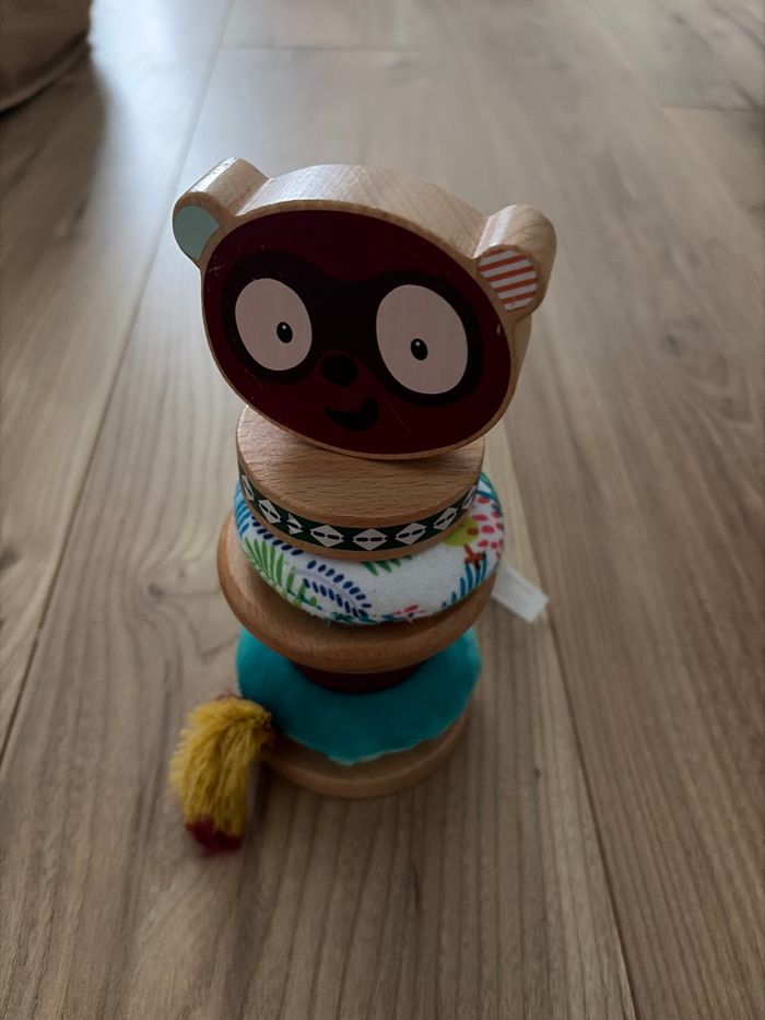 Pyramide à empiler Georges rouge Liliputiens