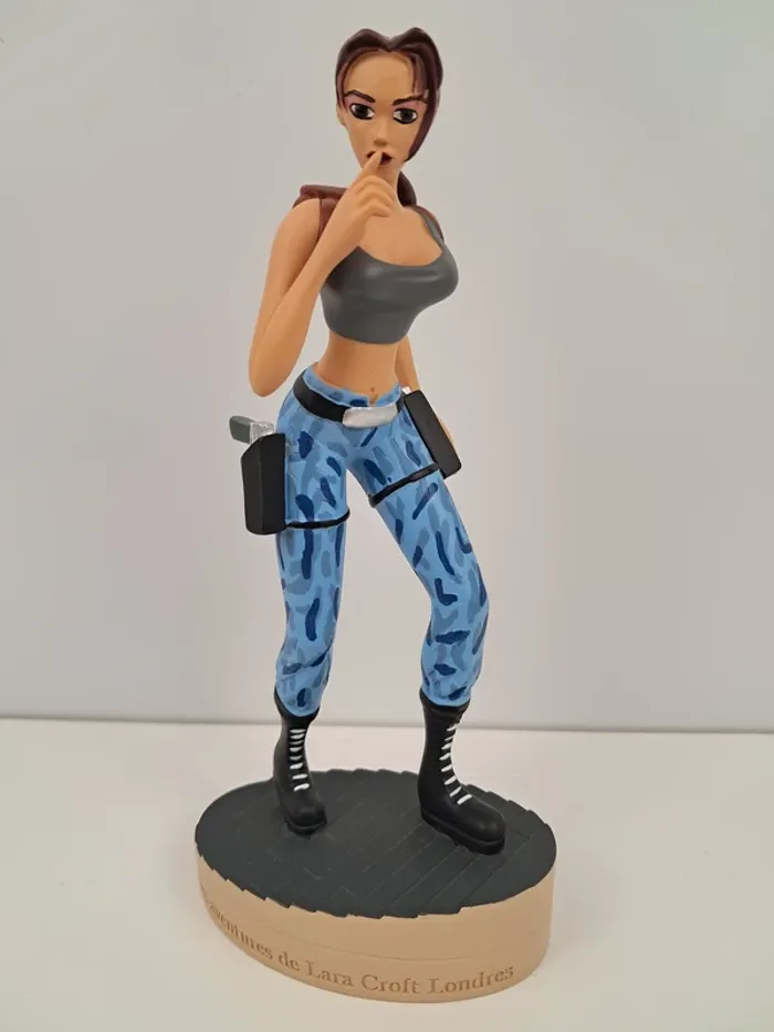 Figurine Tomb Raider Lara Croft - numéro 13 Les Aventures de Lara Croft Londres