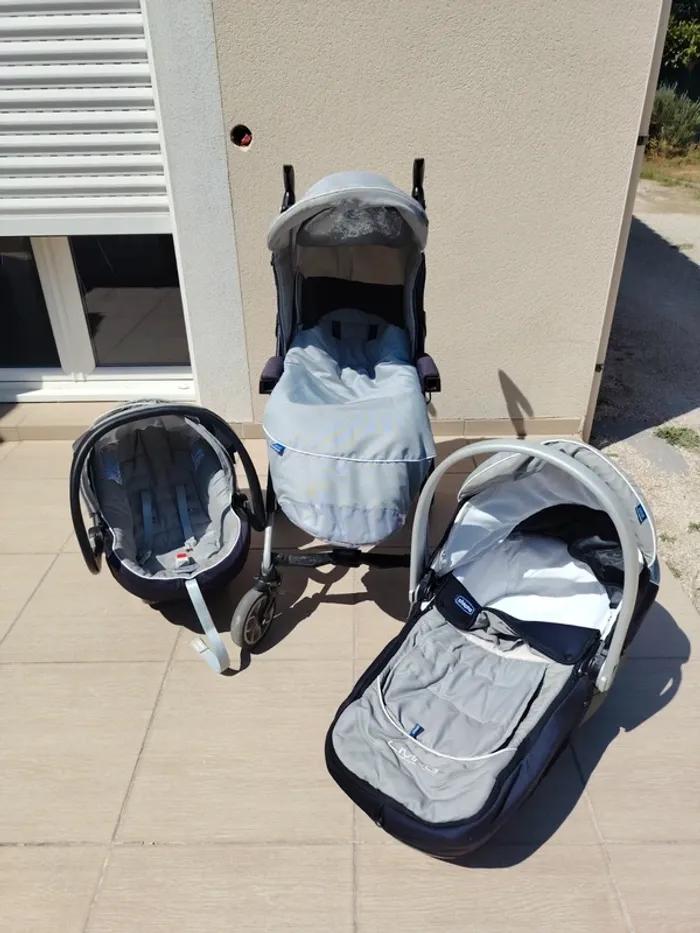 Poussette trio chicco