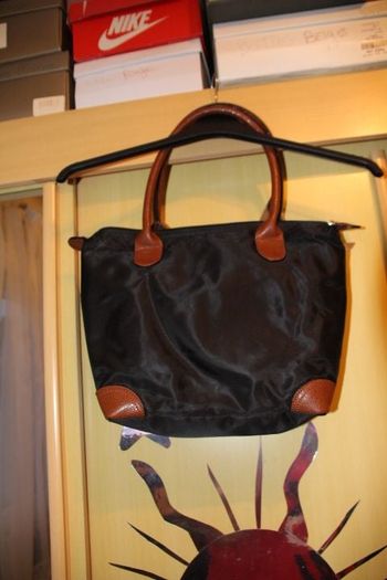 sac a main noir et marron