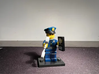 Lego figurine minifigure série 9 l’homme police