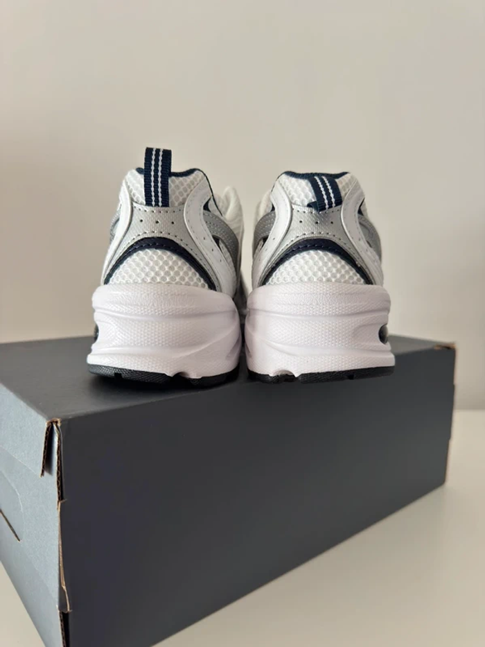 New Balance 530 taille 42 - photo numéro 5