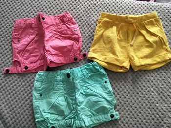 Lot de 3 shorts en 6 mois très bon état 