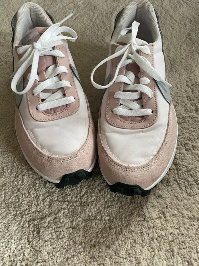 Baskets Nike neufs - photo numéro 4