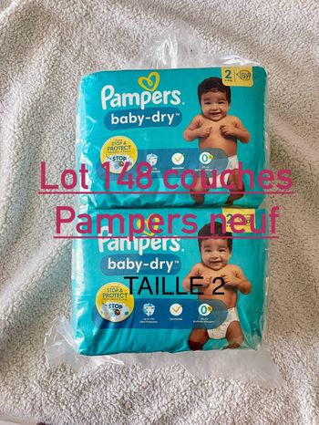 Lot couches Pampers taille 2