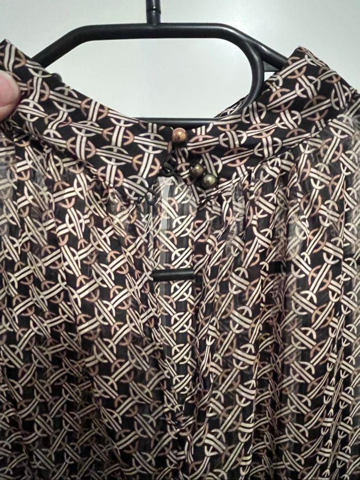 Chemisier satin H&M joli motif et boutons excellent état - photo numéro 2