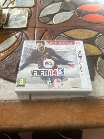 Boîte jeu ds fifa 14