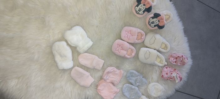 Lot gants et chaussons
