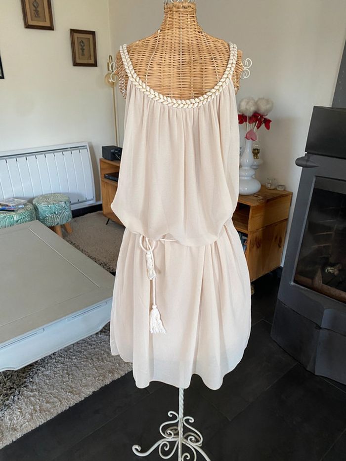 Robe été Made in France fluide beige / crème perlé avec col tressé taille S