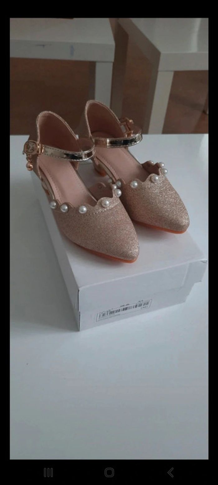 2 paires d'escarpins pour fillettes 27 - photo numéro 8