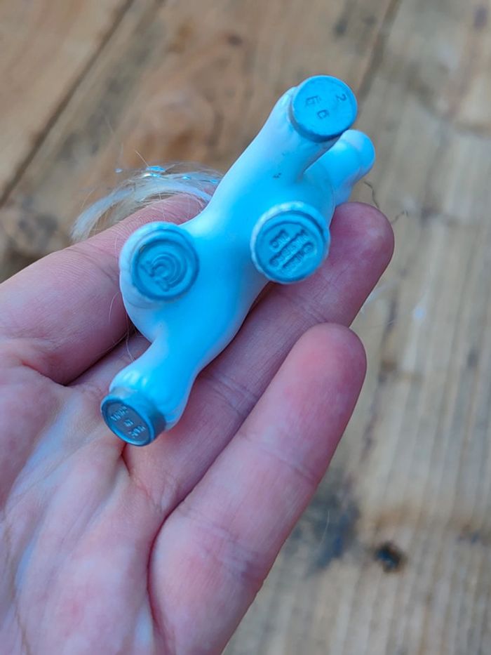 Figurine bébé petit poney blanc et argenté - hasbro - photo numéro 5