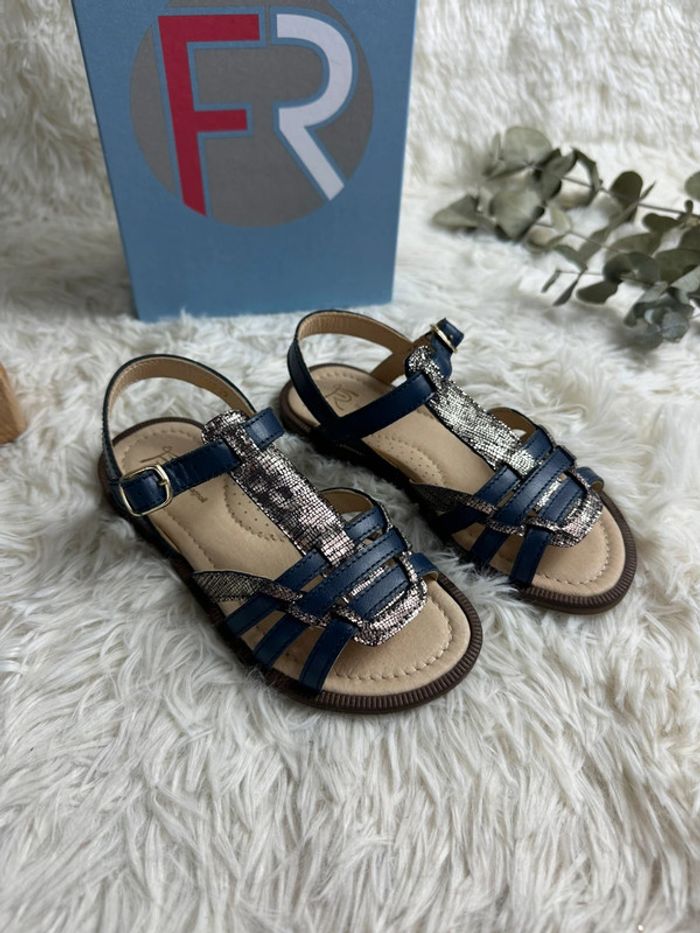 Paire de sandales Franco Romagnoli taille 29 - photo numéro 3