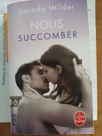 Livre nous succomber