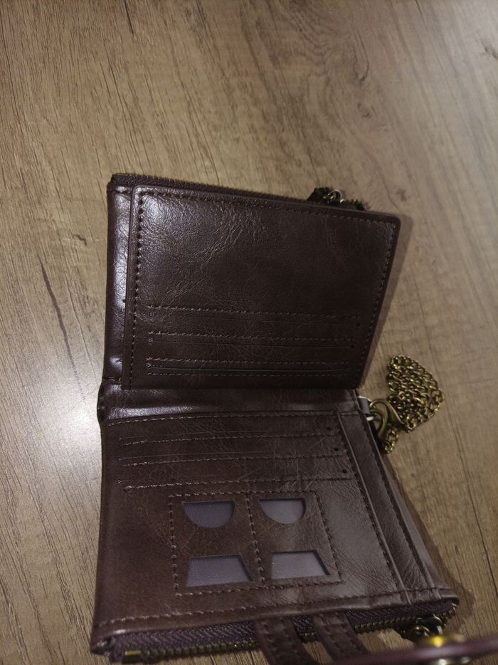 Portefeuille marron foncé avec chaine - photo numéro 3