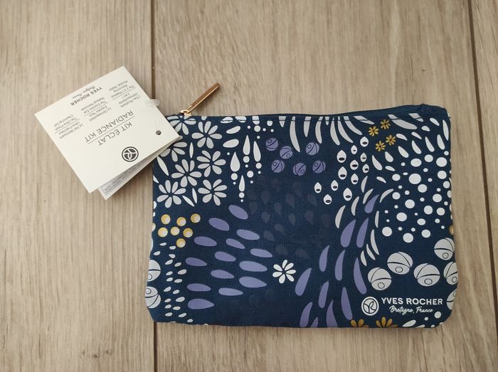 Kit éclat avec trousse Yves Rocher bleu - photo numéro 2