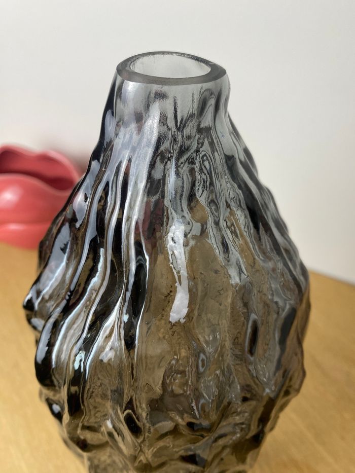 Vase en verre fumé design texturé – 22 cm - photo numéro 5