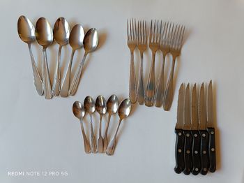 Couverts inox x 20 ( 5 de chaque)