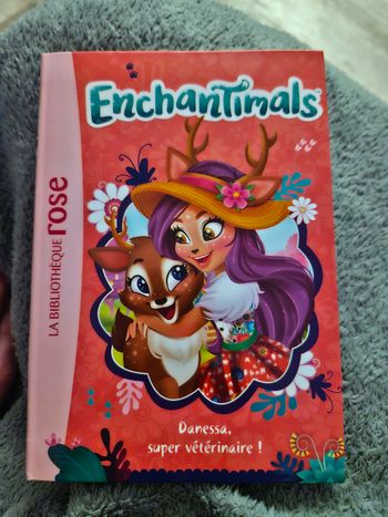 Livre enchantimals Danessa super vétérinaire