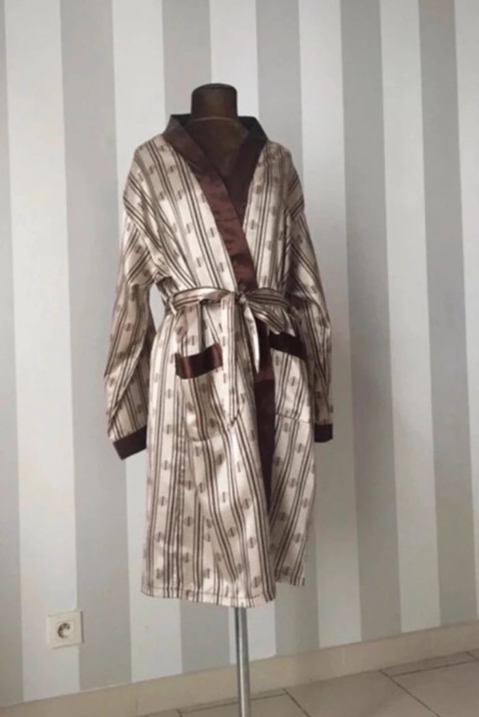 Très jolie Robe de chambre vintage taille 38 - photo numéro 2