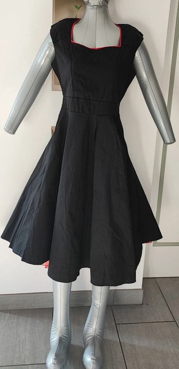 Belle robe noir style vintage taille L neuve