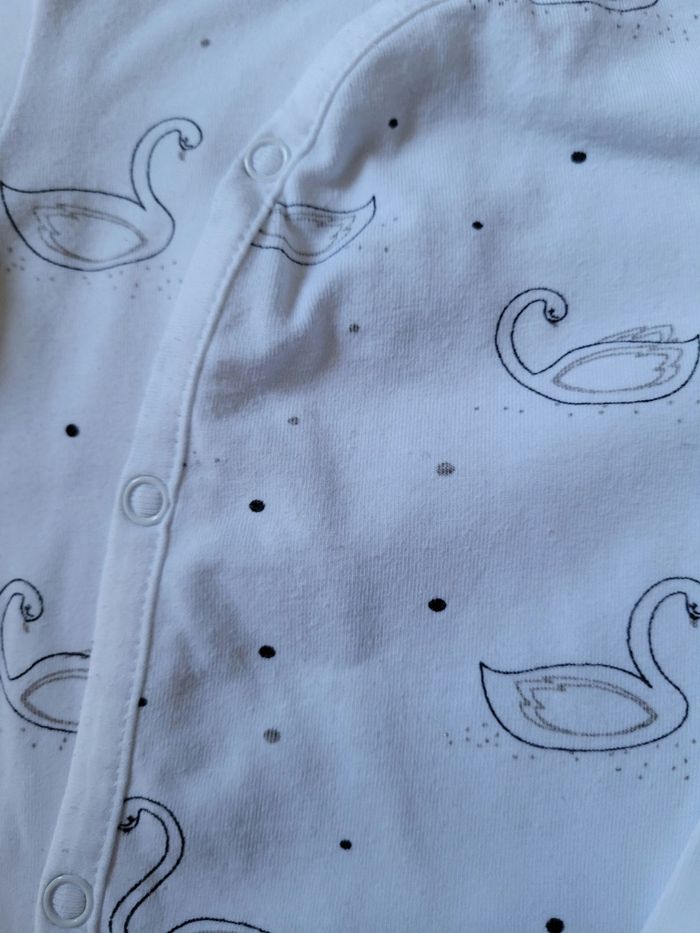 Pyjama léger motif cygnes taille 9 mois - photo numéro 5