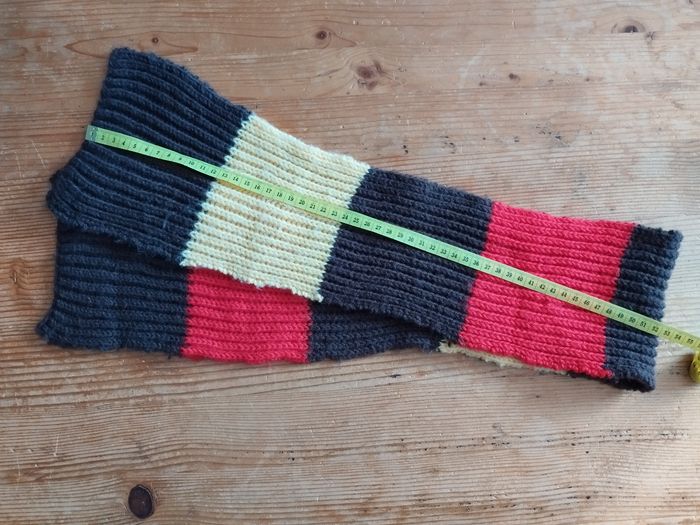 Écharpe enfant tricotée à la main – rayures colorées - photo numéro 4