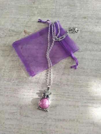Collier pendentif chouette hiboux pierre rose