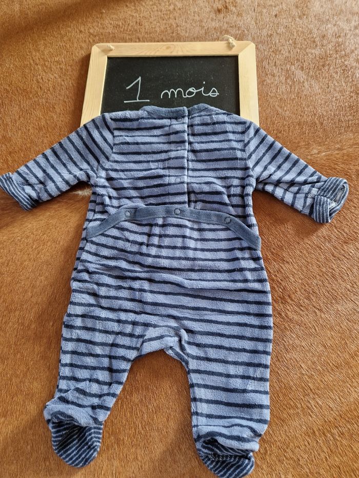 Pyjama 1 mois - photo numéro 2