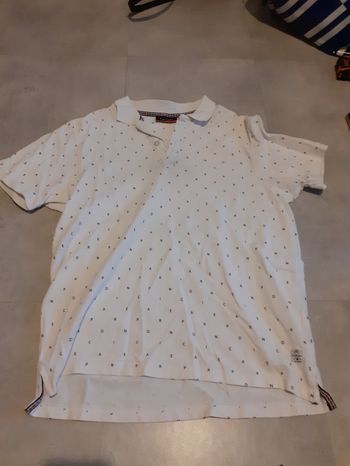 Tee shirt.