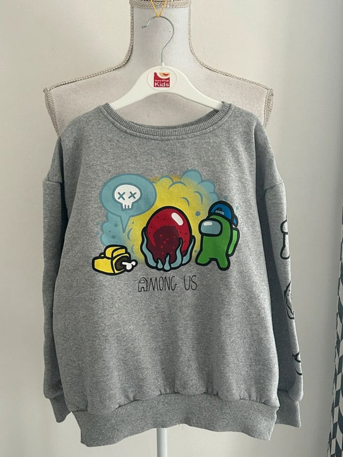 Sweat manches longues Among Us taille 8 ans
