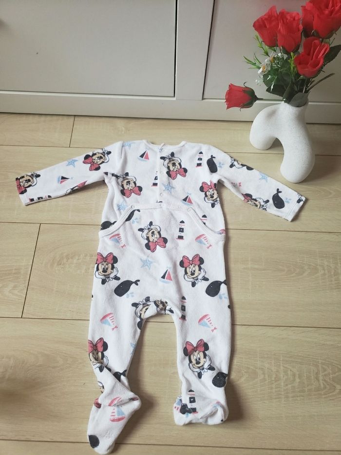 Pyjama 🎀 Disney baby 9 mois 2€ - photo numéro 4