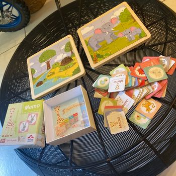 Lot de jouets bois et Sophie la girafe
