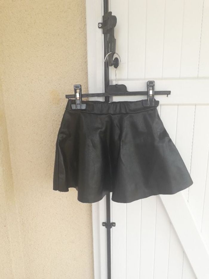 Jupe courte filles H&M en taille 4/5 ans