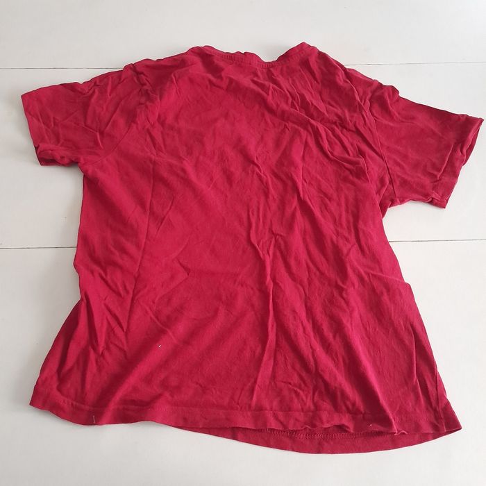 Tee shirt rouge avec inscription - photo numéro 3
