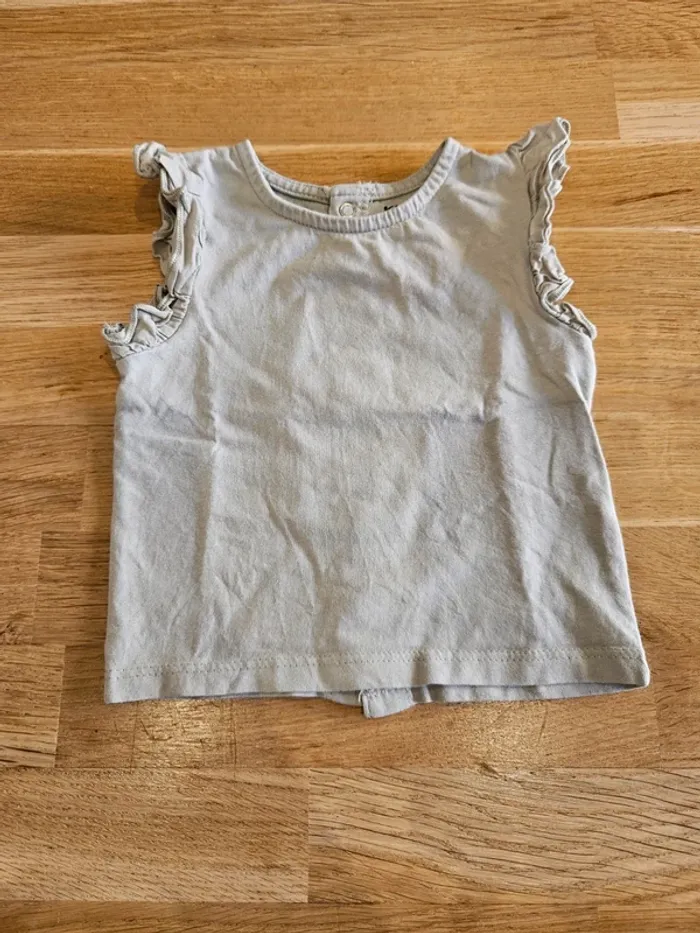 T-shirt/ débardeur 3 mois