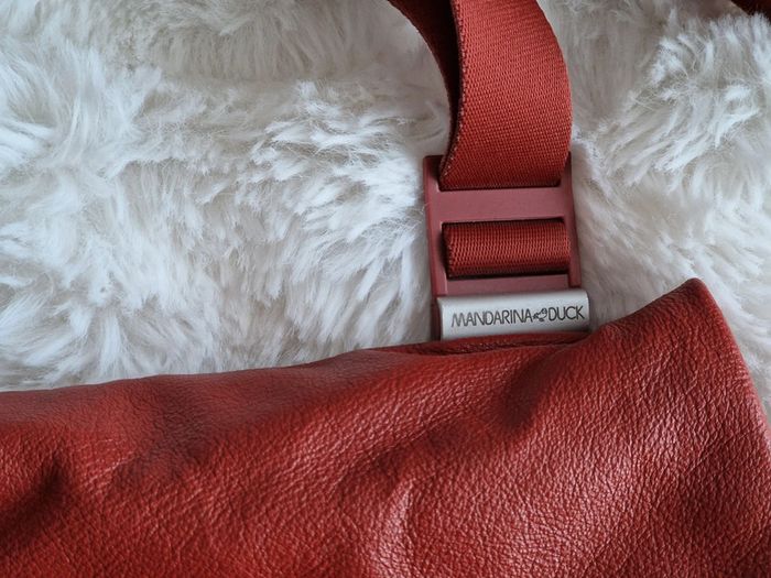 Lot 2 sacs Mandarina Duck cuir - photo numéro 6