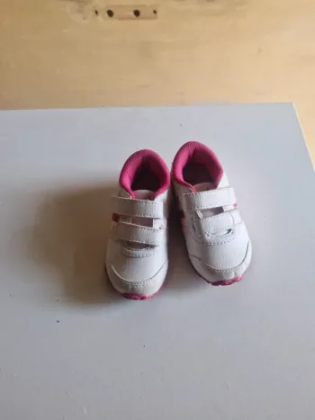 Basket adidas bébé fille