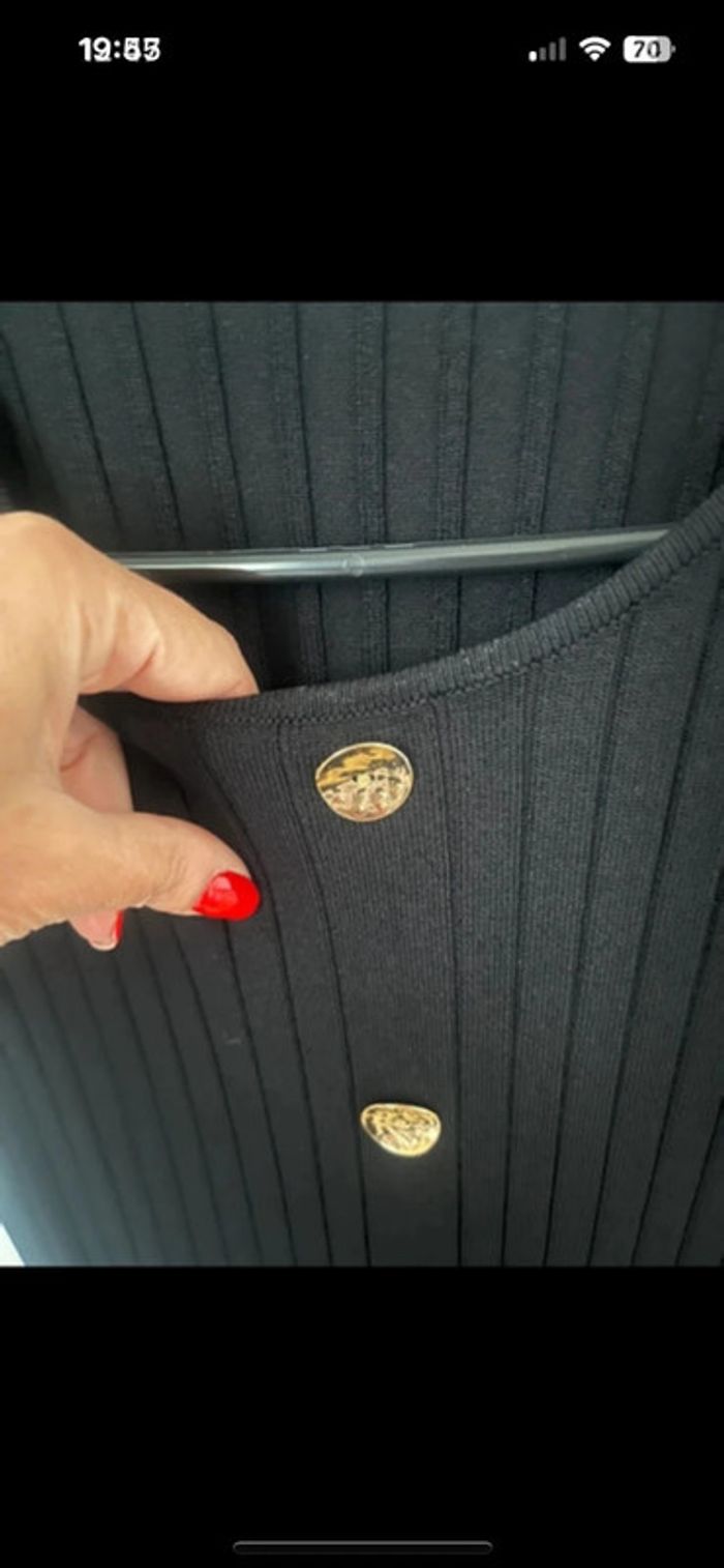 Robe noire chic rentrée – Boutons dorés – Taille M/L - photo numéro 3
