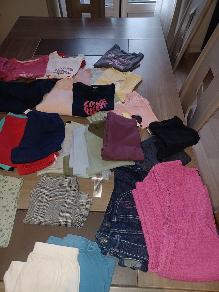 Lot vêtements fille 5ans et 6ans - photo numéro 4