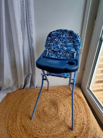 Chaise haute poupée