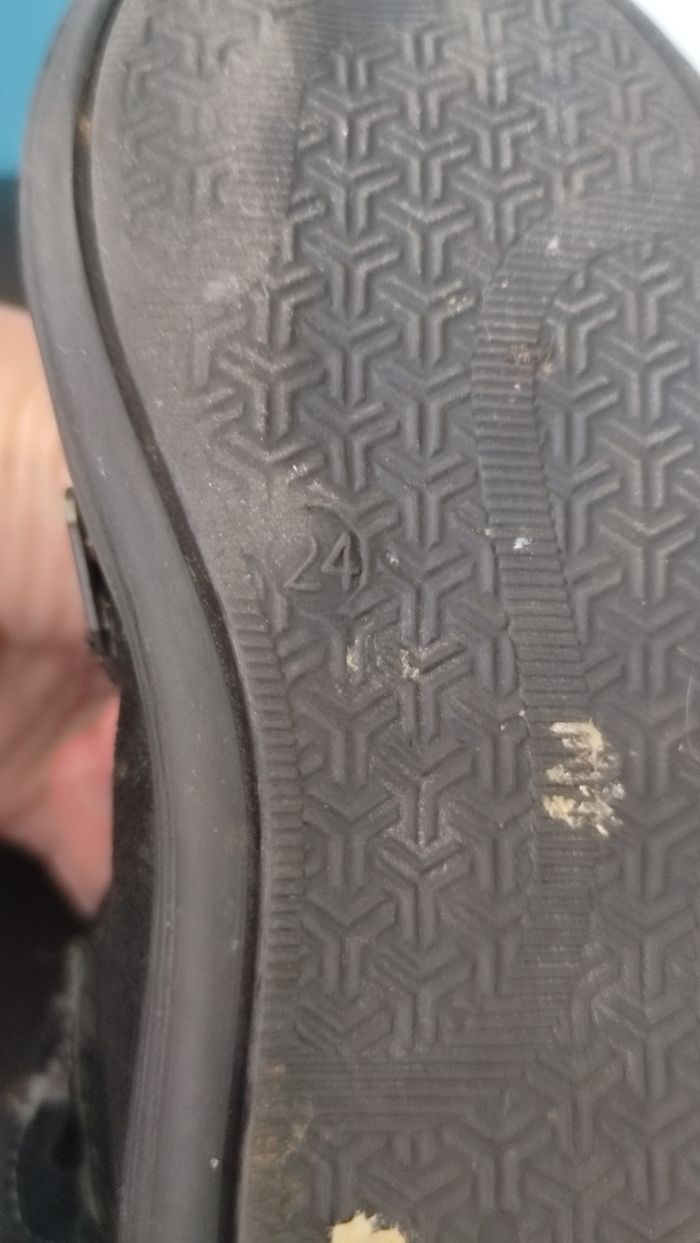 Chaussures pointure 24 - photo numéro 7