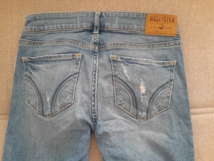 Jean délavé et troué Hollister - photo numéro 5