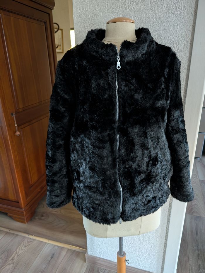 Blouson femme , fausse fourrure noire