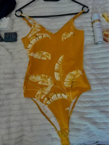 Body jaune