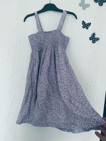 Magnifique robe été taille 10 ans comme neuve 🎀