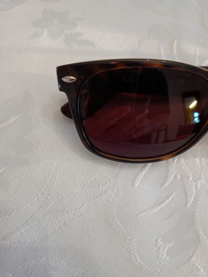 Lunettes de soleil Ray-Ban authentiques fabriquées en Italie - photo numéro 2
